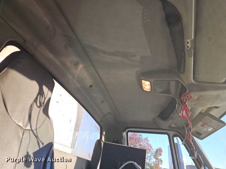 image for item EO4805 2009 International 7400 dump truck