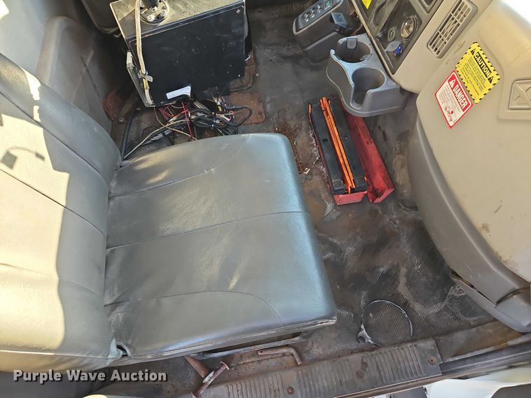 image for item EO4805 2009 International 7400 dump truck