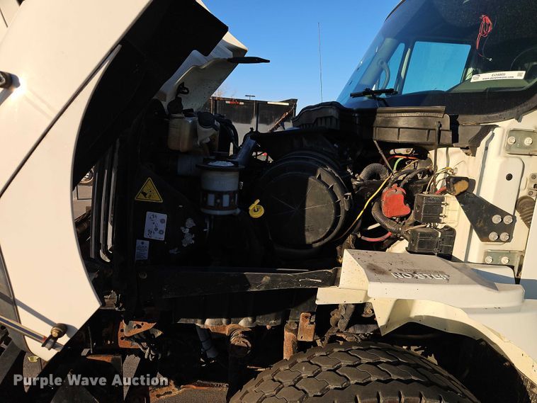 image for item EO4805 2009 International 7400 dump truck