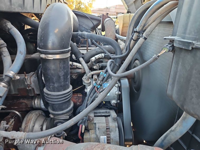 image for item EO4805 2009 International 7400 dump truck