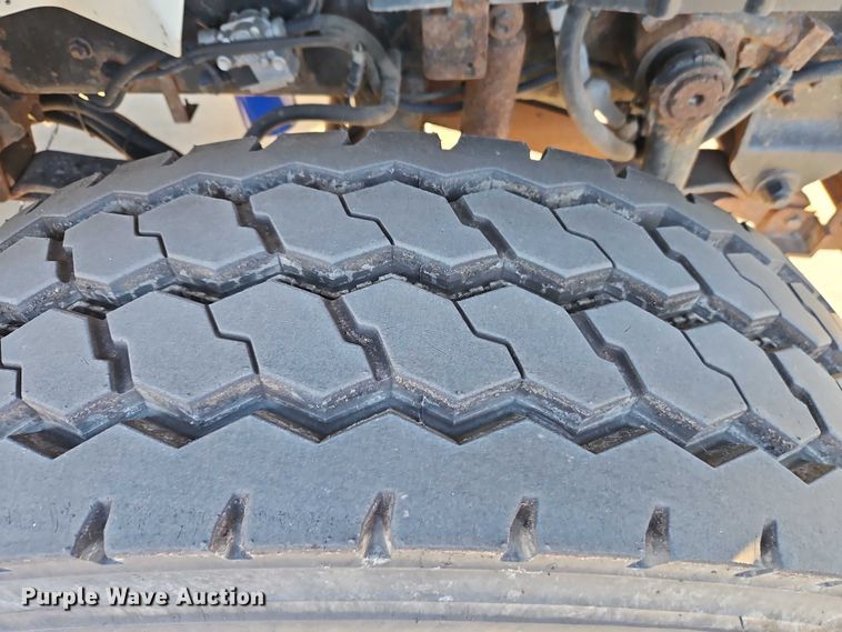 image for item EO4805 2009 International 7400 dump truck