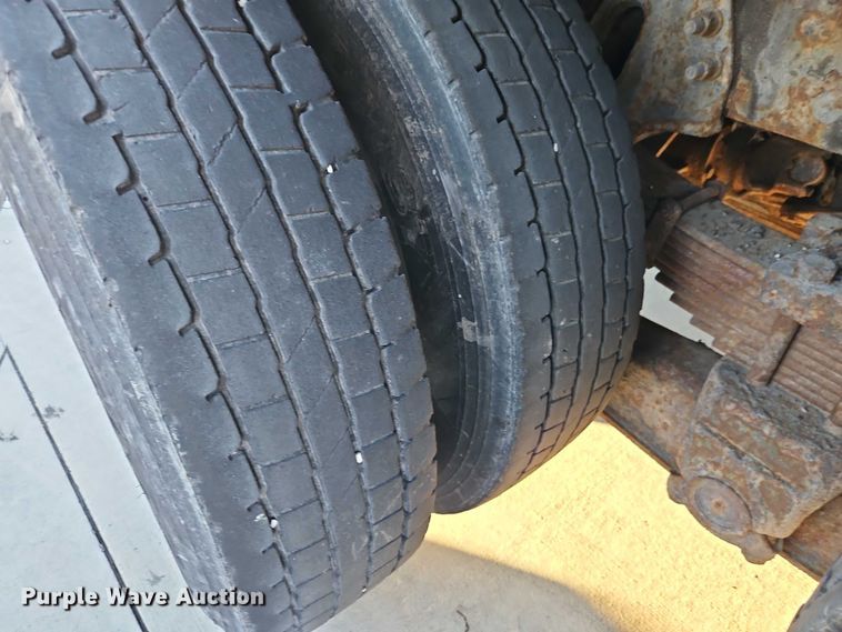 image for item EO4805 2009 International 7400 dump truck