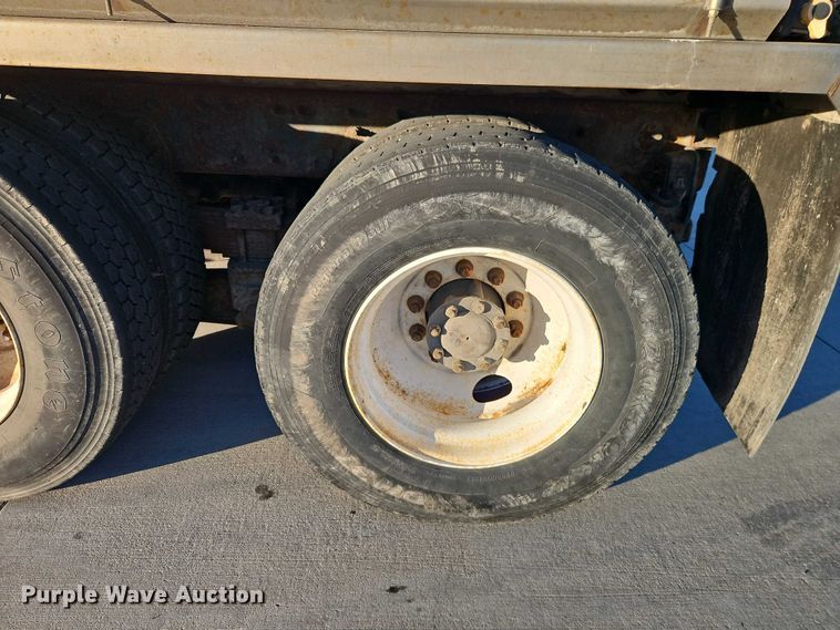 image for item EO4805 2009 International 7400 dump truck