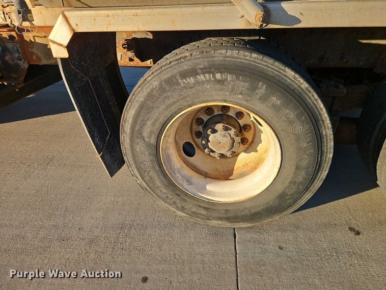 image for item EO4805 2009 International 7400 dump truck