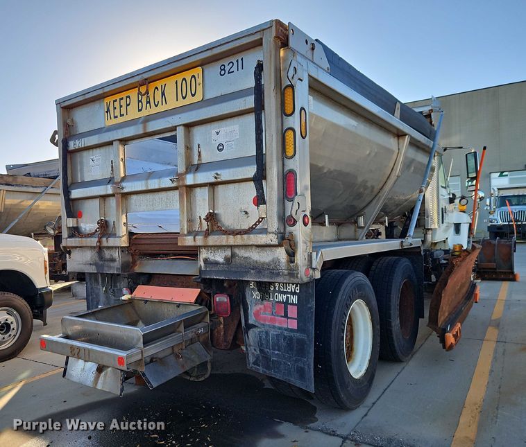 image for item EO4806 2006 International 7400 dump truck