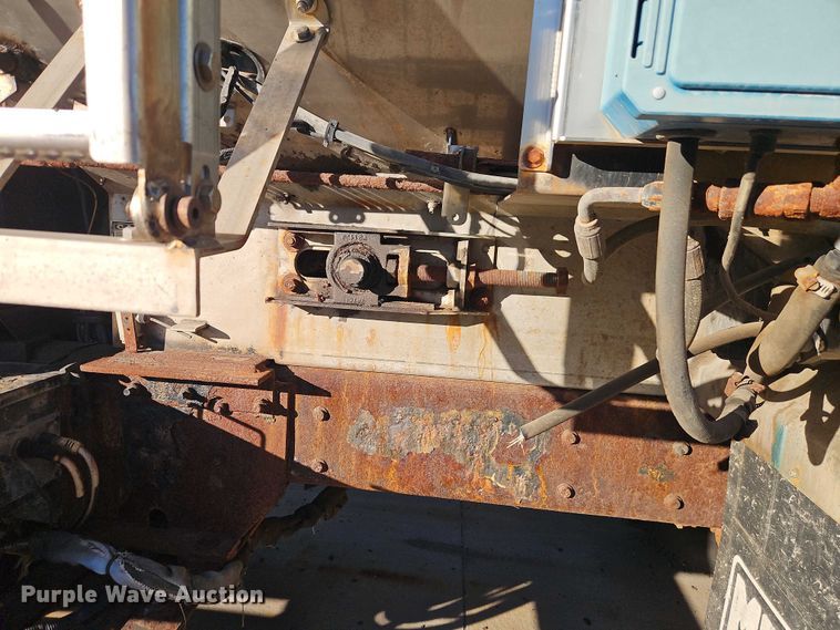 image for item EO4806 2006 International 7400 dump truck