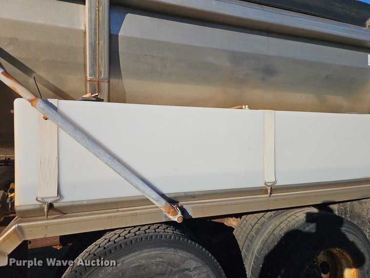 image for item EO4806 2006 International 7400 dump truck