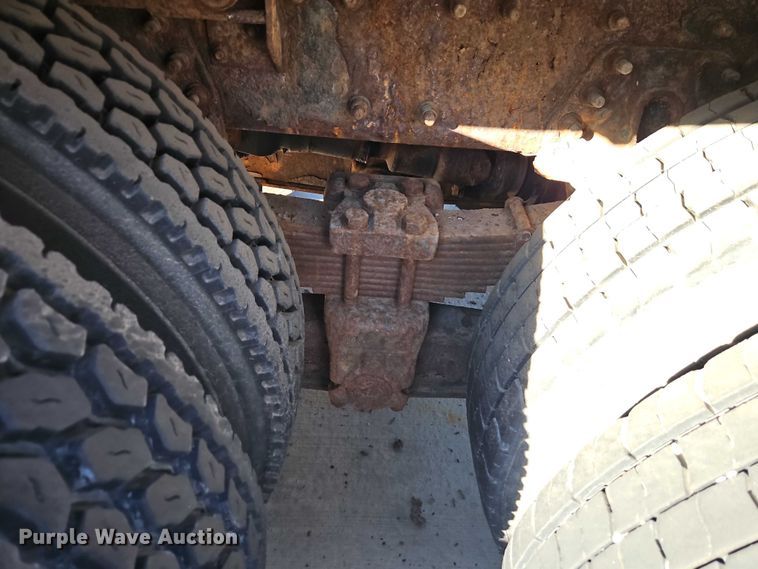 image for item EO4806 2006 International 7400 dump truck