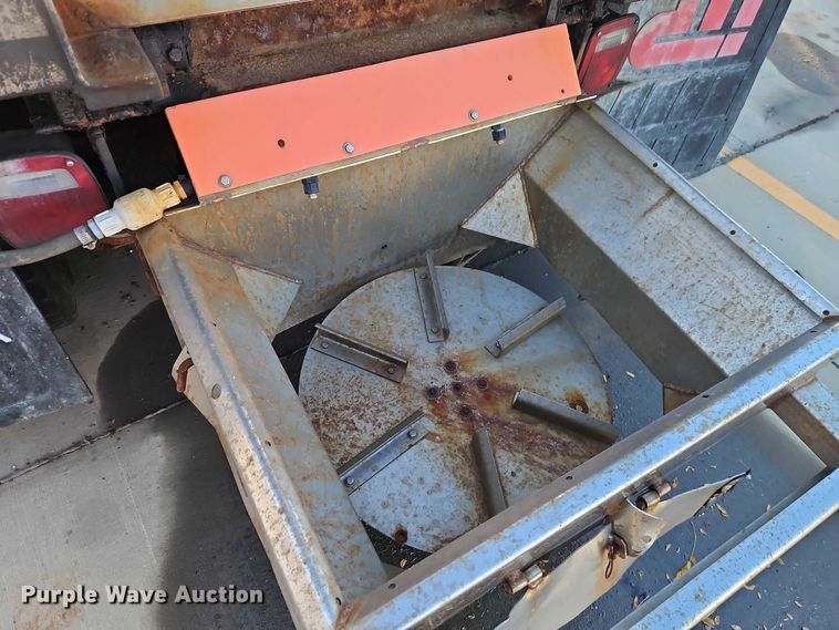 image for item EO4806 2006 International 7400 dump truck