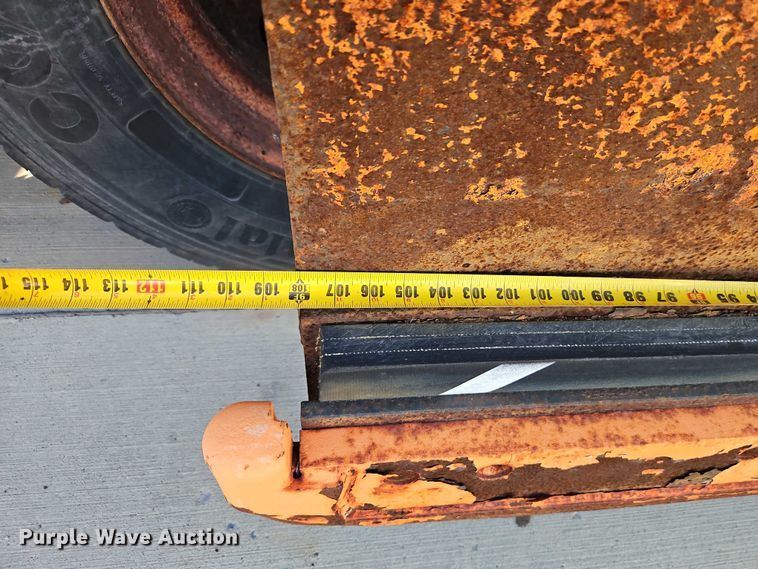 image for item EO4806 2006 International 7400 dump truck