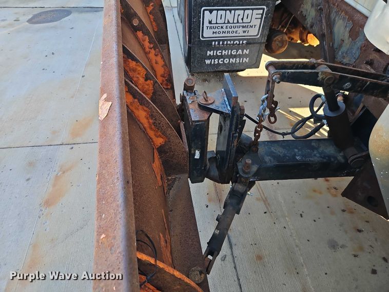 image for item EO4806 2006 International 7400 dump truck