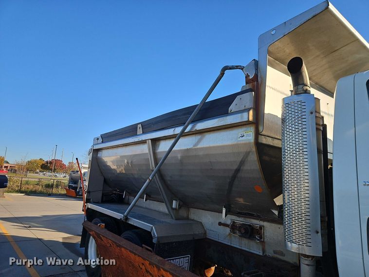 image for item EO4806 2006 International 7400 dump truck