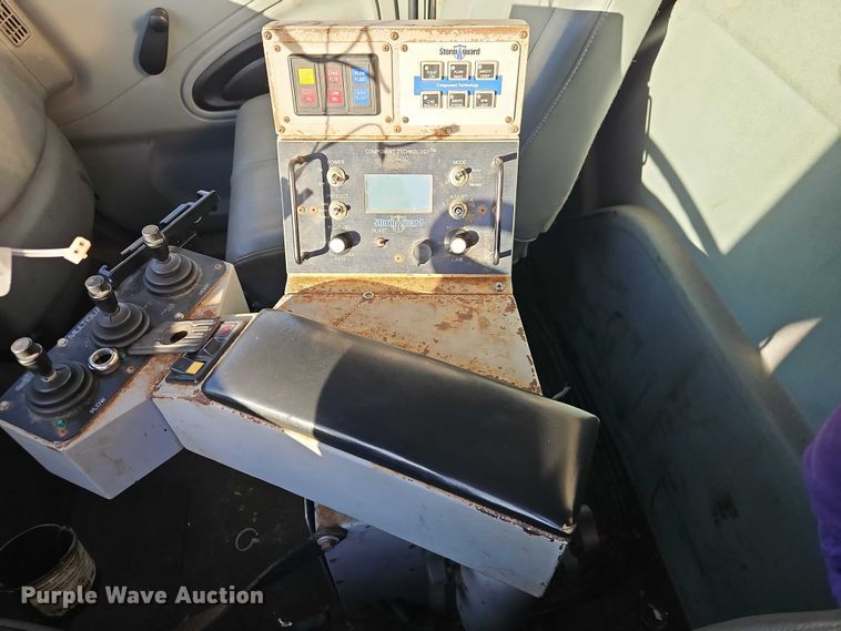 image for item EO4806 2006 International 7400 dump truck