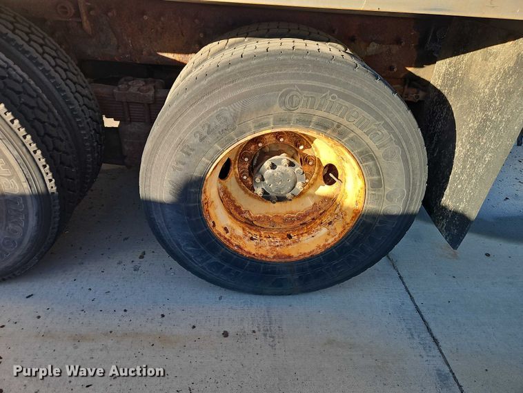 image for item EO4806 2006 International 7400 dump truck