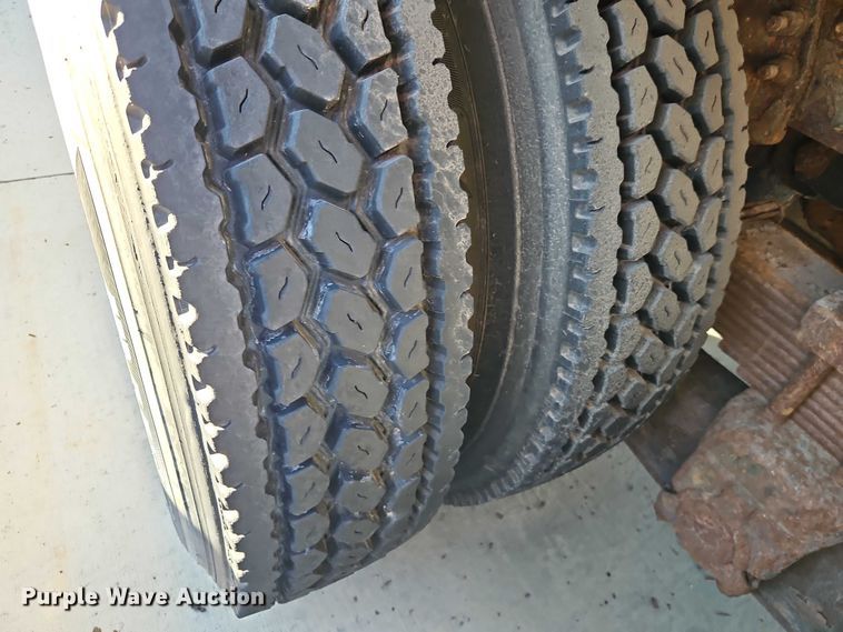 image for item EO4806 2006 International 7400 dump truck