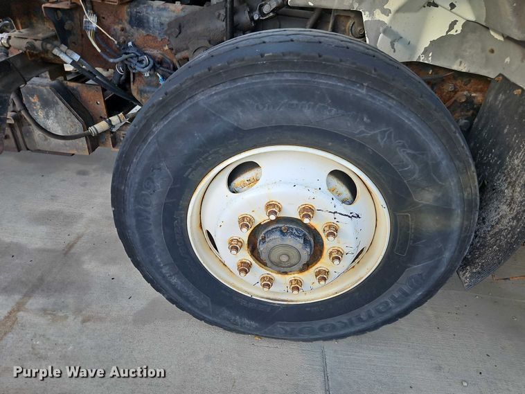 image for item EO4806 2006 International 7400 dump truck