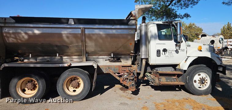 image for item EO4807 2006 International 7400 dump truck