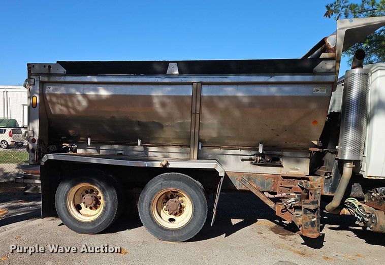 image for item EO4807 2006 International 7400 dump truck