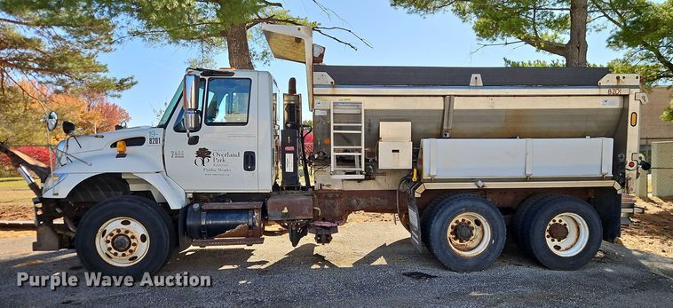 image for item EO4807 2006 International 7400 dump truck