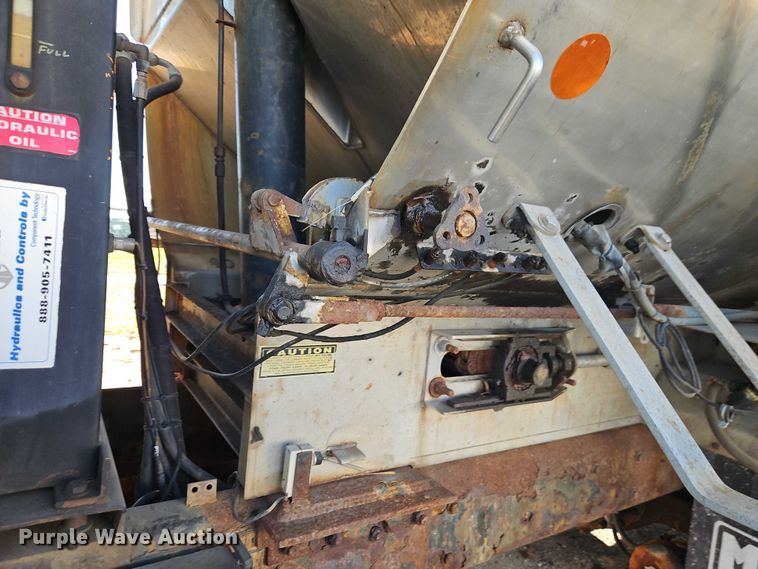 image for item EO4807 2006 International 7400 dump truck