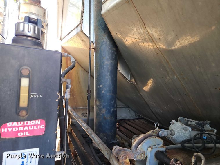 image for item EO4807 2006 International 7400 dump truck