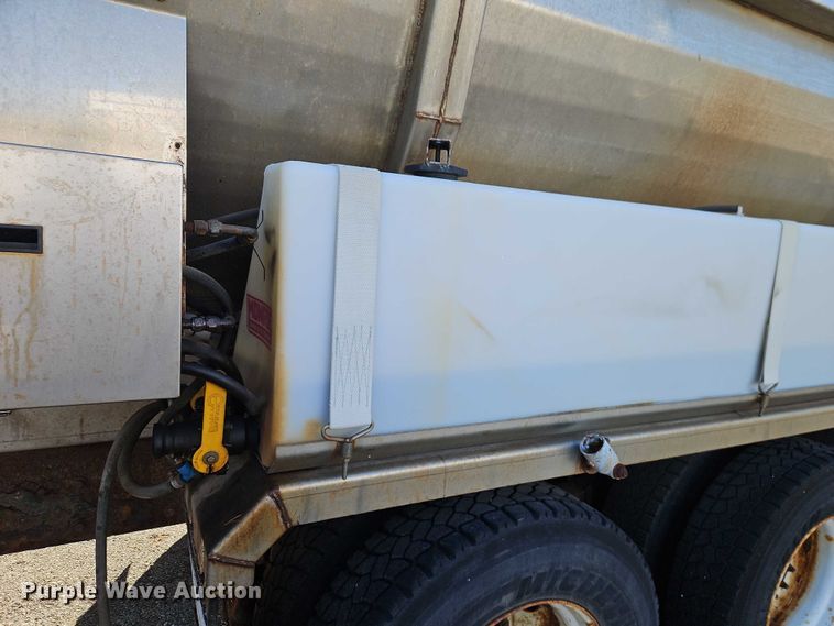 image for item EO4807 2006 International 7400 dump truck