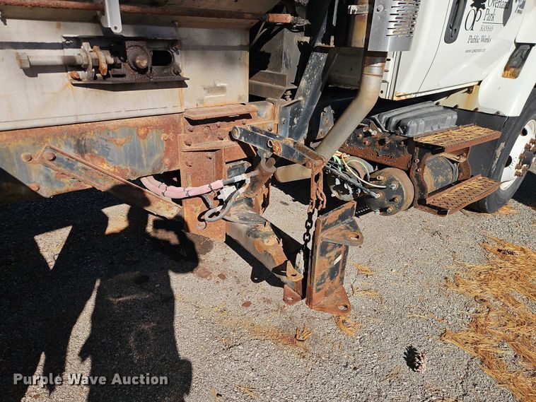 image for item EO4807 2006 International 7400 dump truck