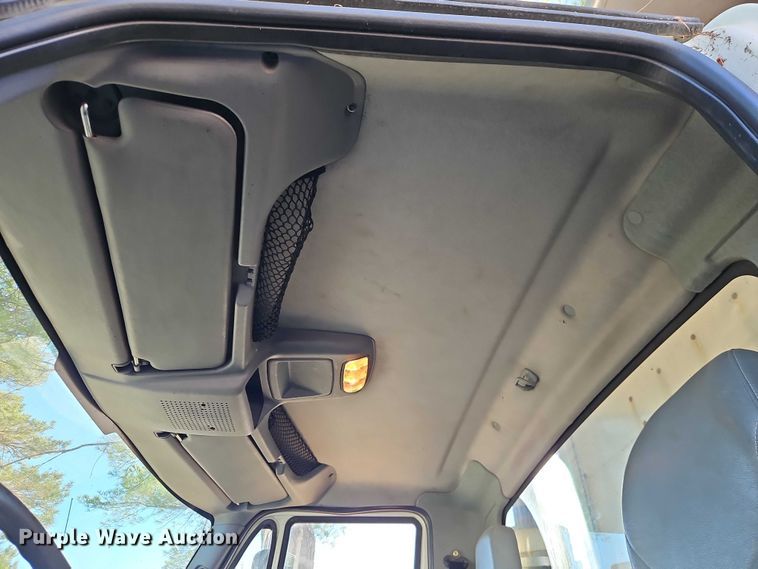 image for item EO4807 2006 International 7400 dump truck