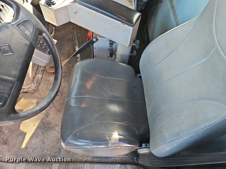 image for item EO4807 2006 International 7400 dump truck