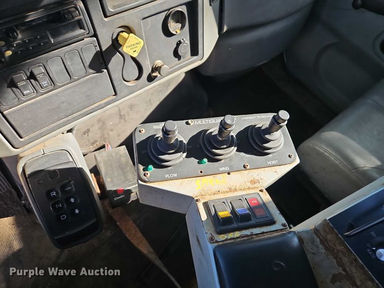 image for item EO4807 2006 International 7400 dump truck