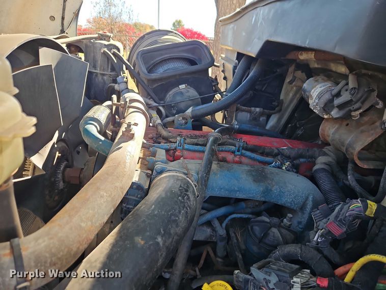 image for item EO4807 2006 International 7400 dump truck