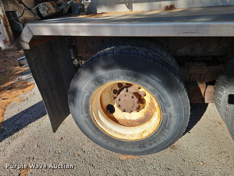 image for item EO4807 2006 International 7400 dump truck