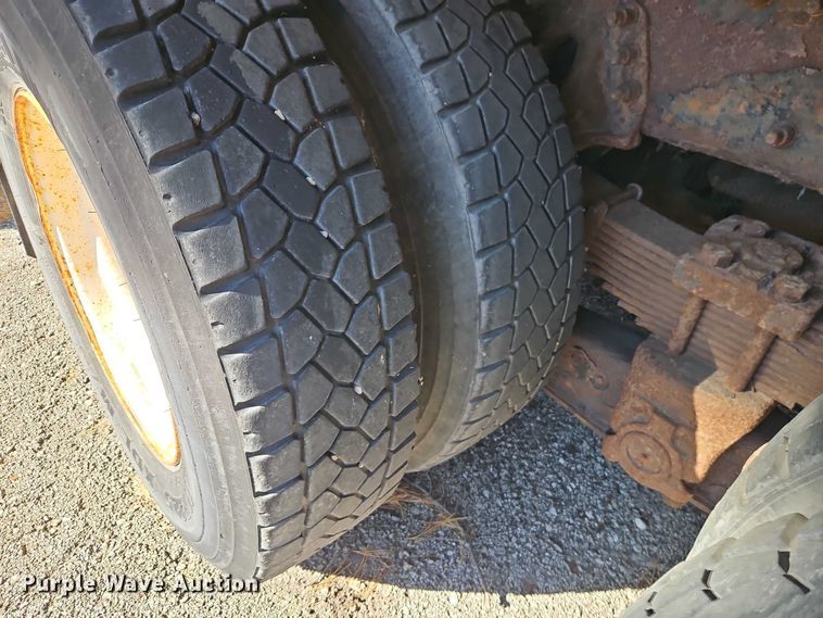 image for item EO4807 2006 International 7400 dump truck