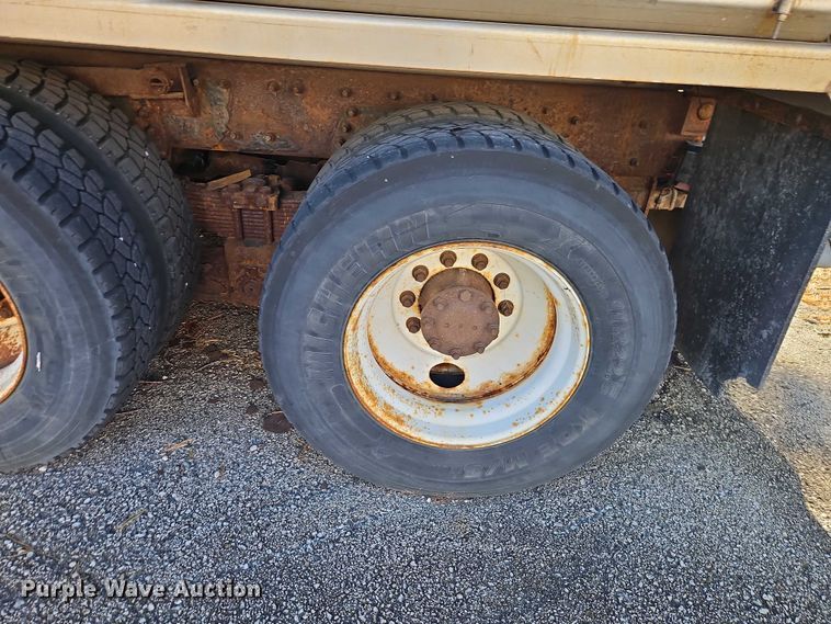 image for item EO4807 2006 International 7400 dump truck