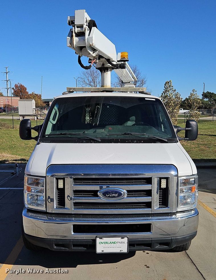 image for item EO4808 2012 Ford E350 Super Duty van with bucket lift