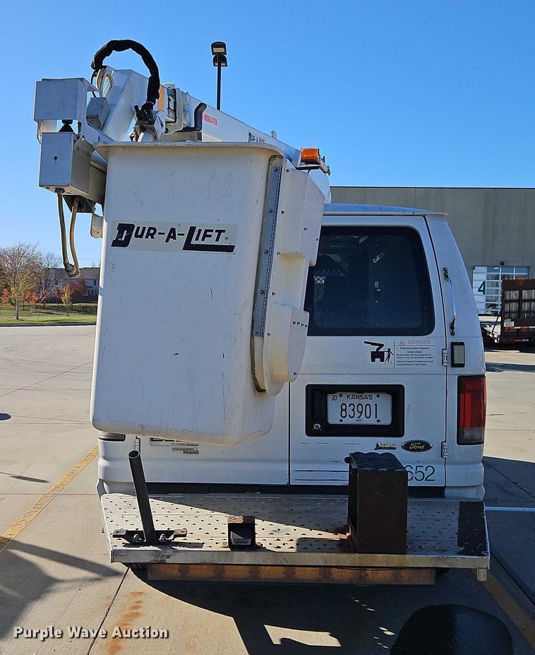 image for item EO4808 2012 Ford E350 Super Duty van with bucket lift