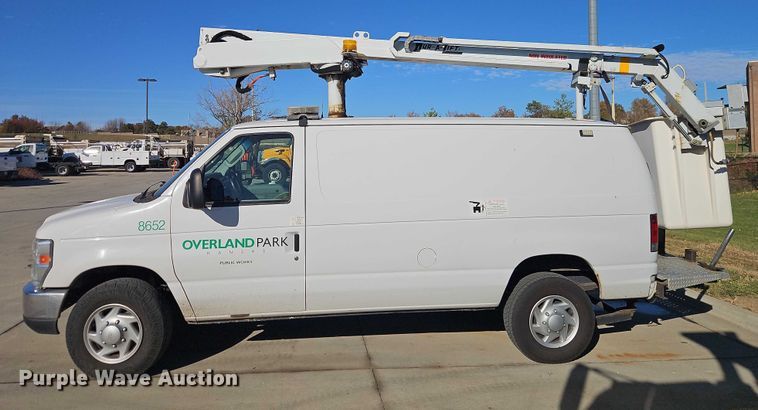 image for item EO4808 2012 Ford E350 Super Duty van with bucket lift