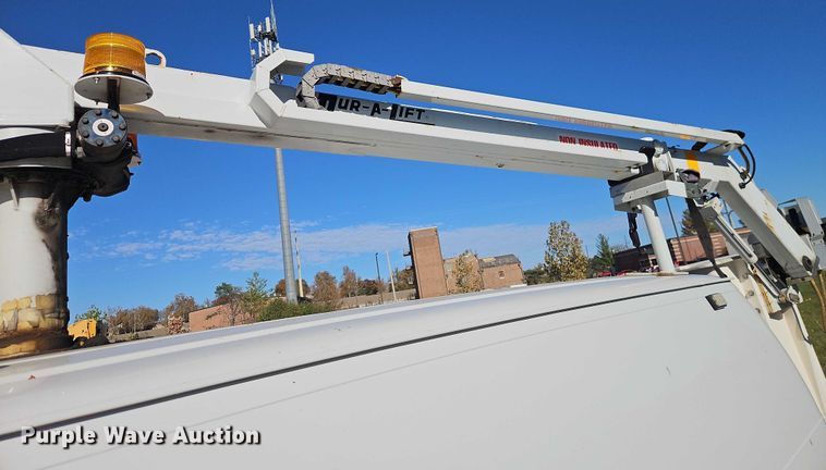 image for item EO4808 2012 Ford E350 Super Duty van with bucket lift