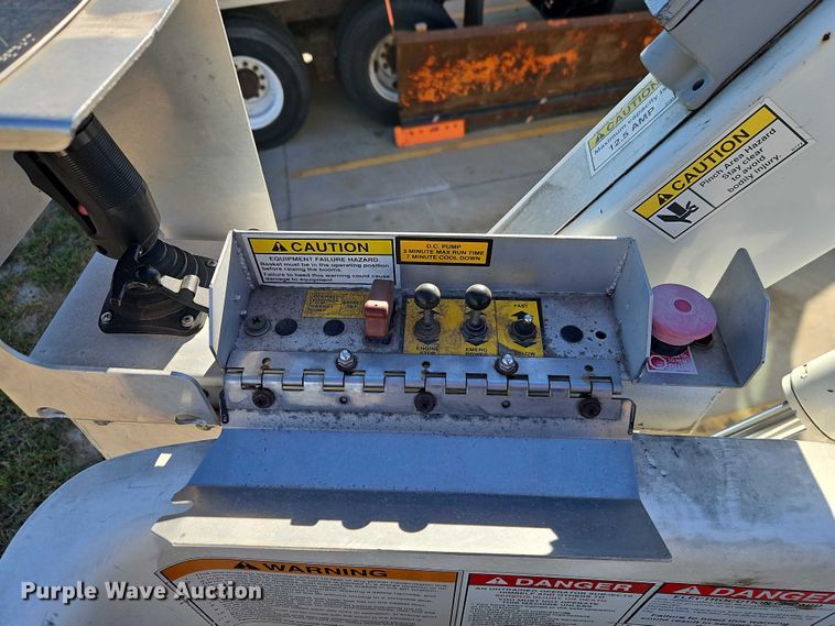 image for item EO4808 2012 Ford E350 Super Duty van with bucket lift