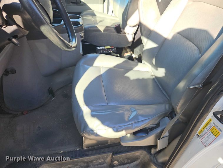 image for item EO4808 2012 Ford E350 Super Duty van with bucket lift