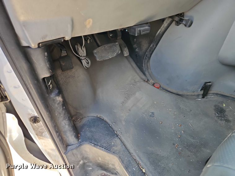 image for item EO4808 2012 Ford E350 Super Duty van with bucket lift