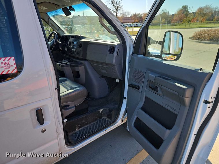 image for item EO4808 2012 Ford E350 Super Duty van with bucket lift