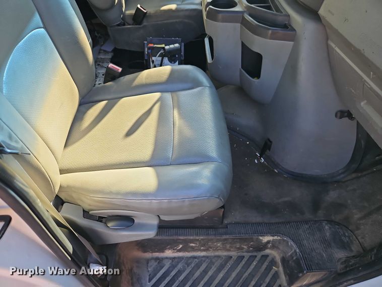 image for item EO4808 2012 Ford E350 Super Duty van with bucket lift