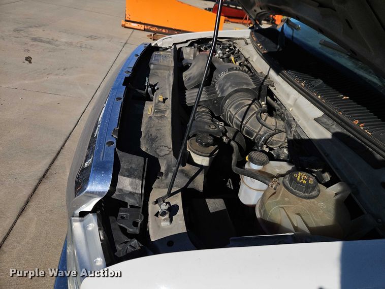 image for item EO4808 2012 Ford E350 Super Duty van with bucket lift