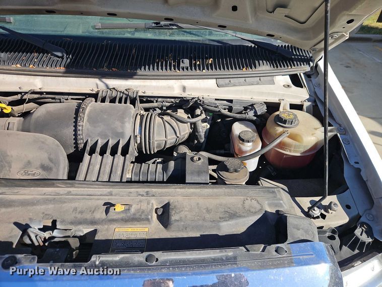 image for item EO4808 2012 Ford E350 Super Duty van with bucket lift