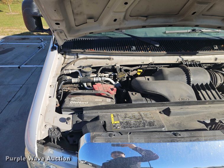 image for item EO4808 2012 Ford E350 Super Duty van with bucket lift