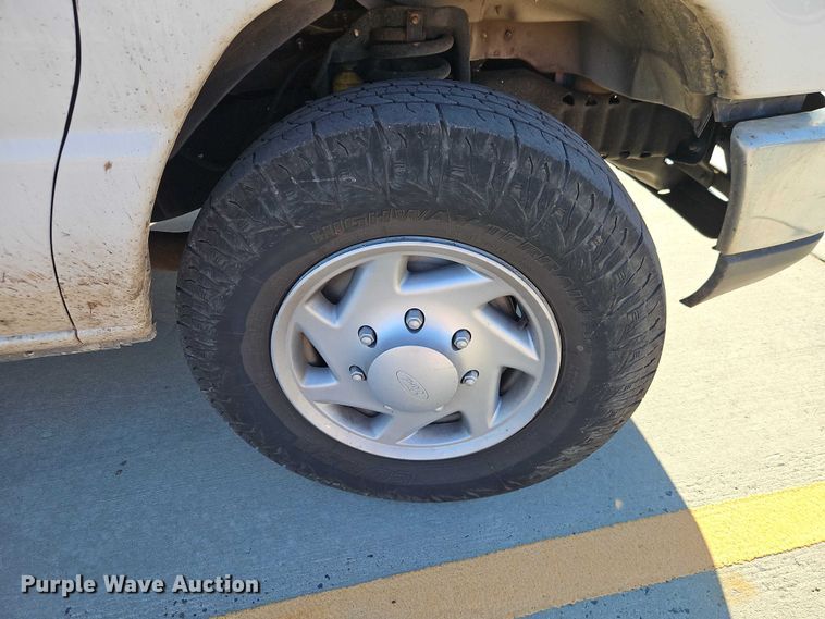 image for item EO4808 2012 Ford E350 Super Duty van with bucket lift