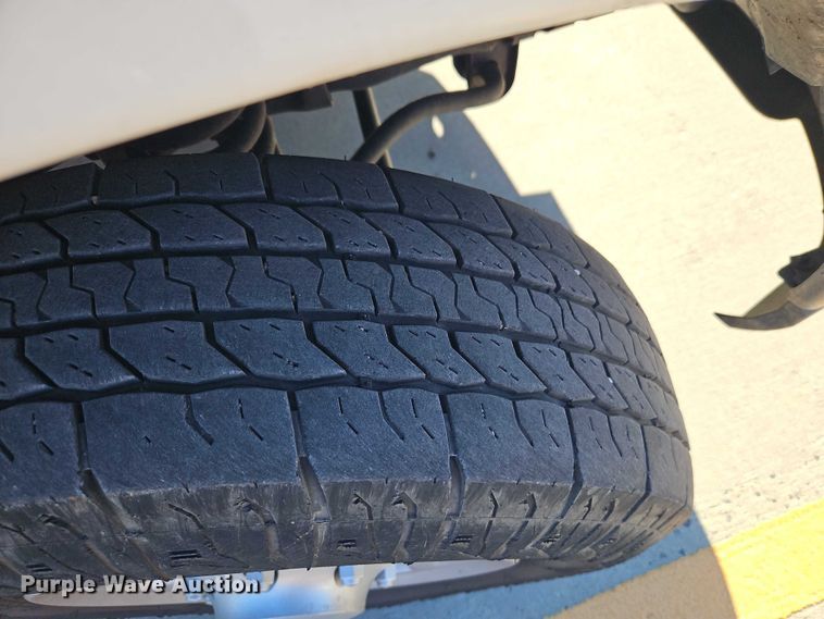 image for item EO4808 2012 Ford E350 Super Duty van with bucket lift