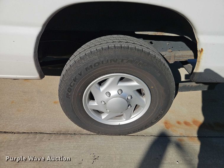 image for item EO4808 2012 Ford E350 Super Duty van with bucket lift