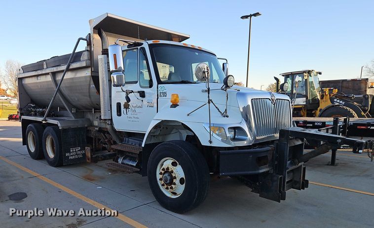 image for item EO4809 2007 International 7400 dump truck